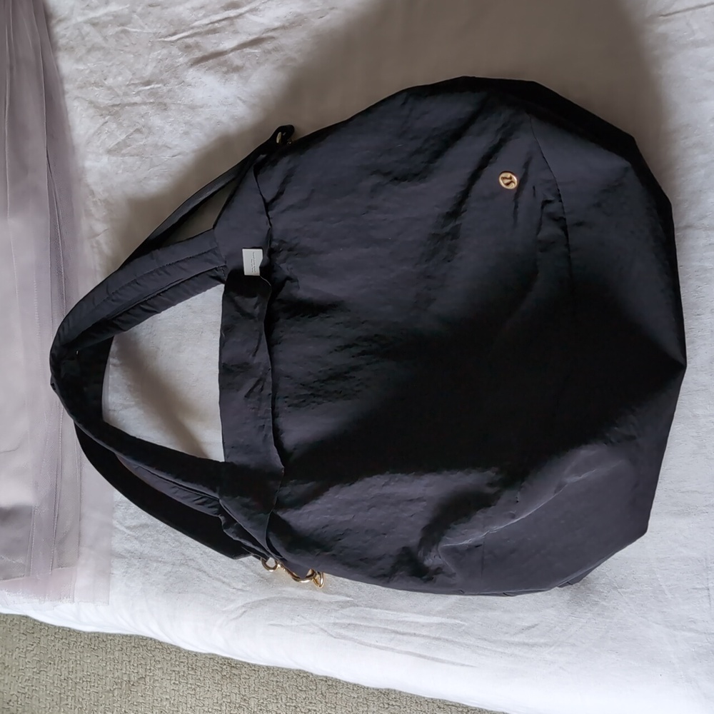 Lululemon gym/travel bag